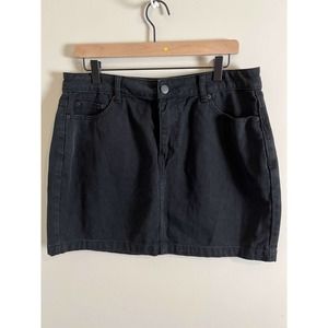 FOREVER 21 Black Denim Mini Skirt With Pockets Size 12